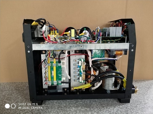 Μηχανή συγκόλλησης τόξου διπλής θέσης IGBT Inverter DC MOTOR ZX7-630 Τάξη μόνωσης F