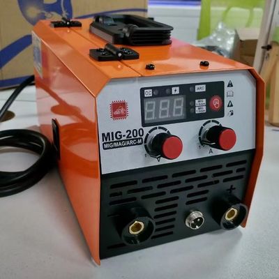 Μηχανή συγκόλλησης τόξου με μετατροπέα IGBT MIG 200 με συχνοτητα 50/60HZ και συρματόπλεγμα με πυρήνα ροής