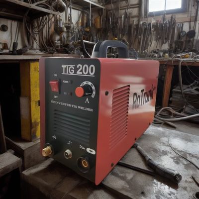 TIG 200 TIG συγκόλληση με τεχνολογία μετατροπέα MOS και πολικότητα εξόδου συνεχούς ρεύματος σε ασύγκριτη