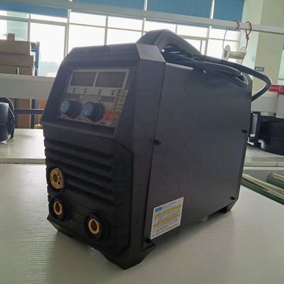 Τάξη μόνωσης F Μηχανή συγκόλλησης με μετατροπέα IGBT LCD 200 Amp για συγκόλληση αερίου IP21S